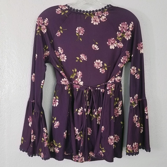 Purple Bell Sleeve Crochet Trimmed Blouse - Picture 6 of 8